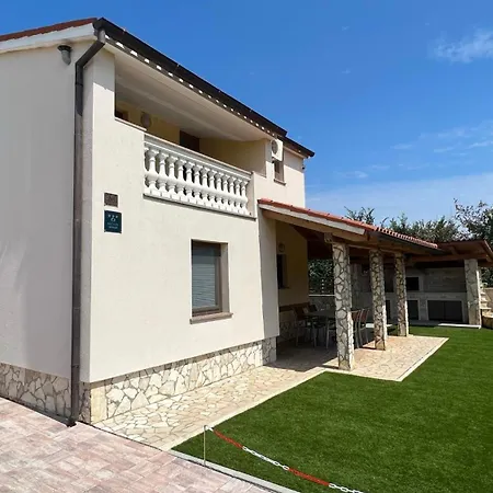 House Holiday home Liznjan